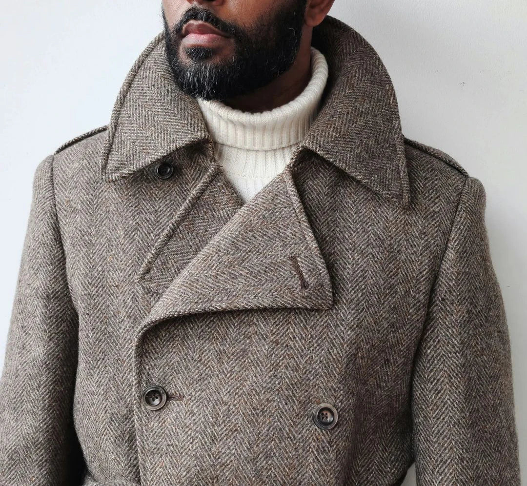 Eye Catching Men's Elegant Tailored Coat