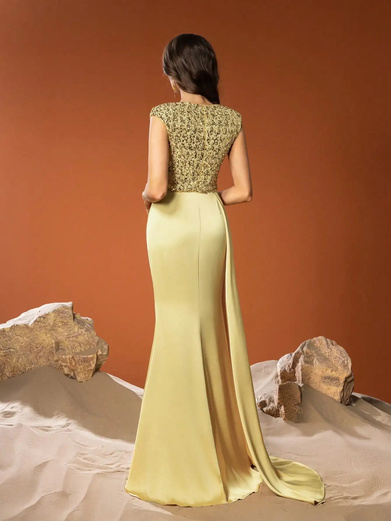 000 Gilded Elegance Evening Gown