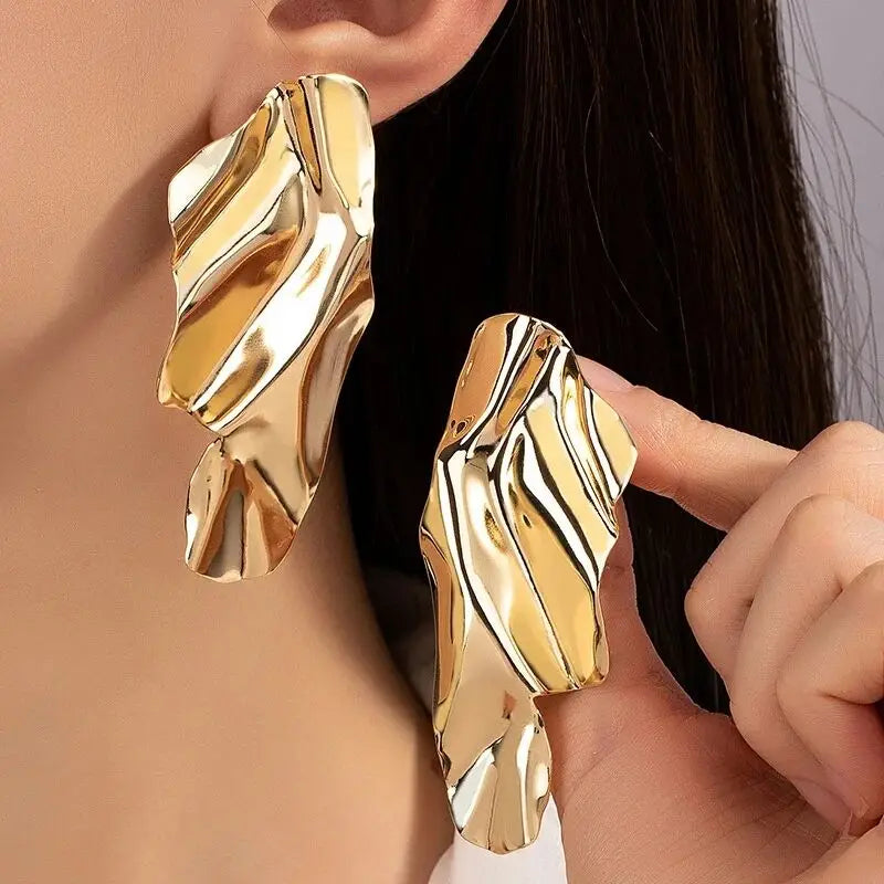 Elegant Dangle Earrings (Holiday Gifts)