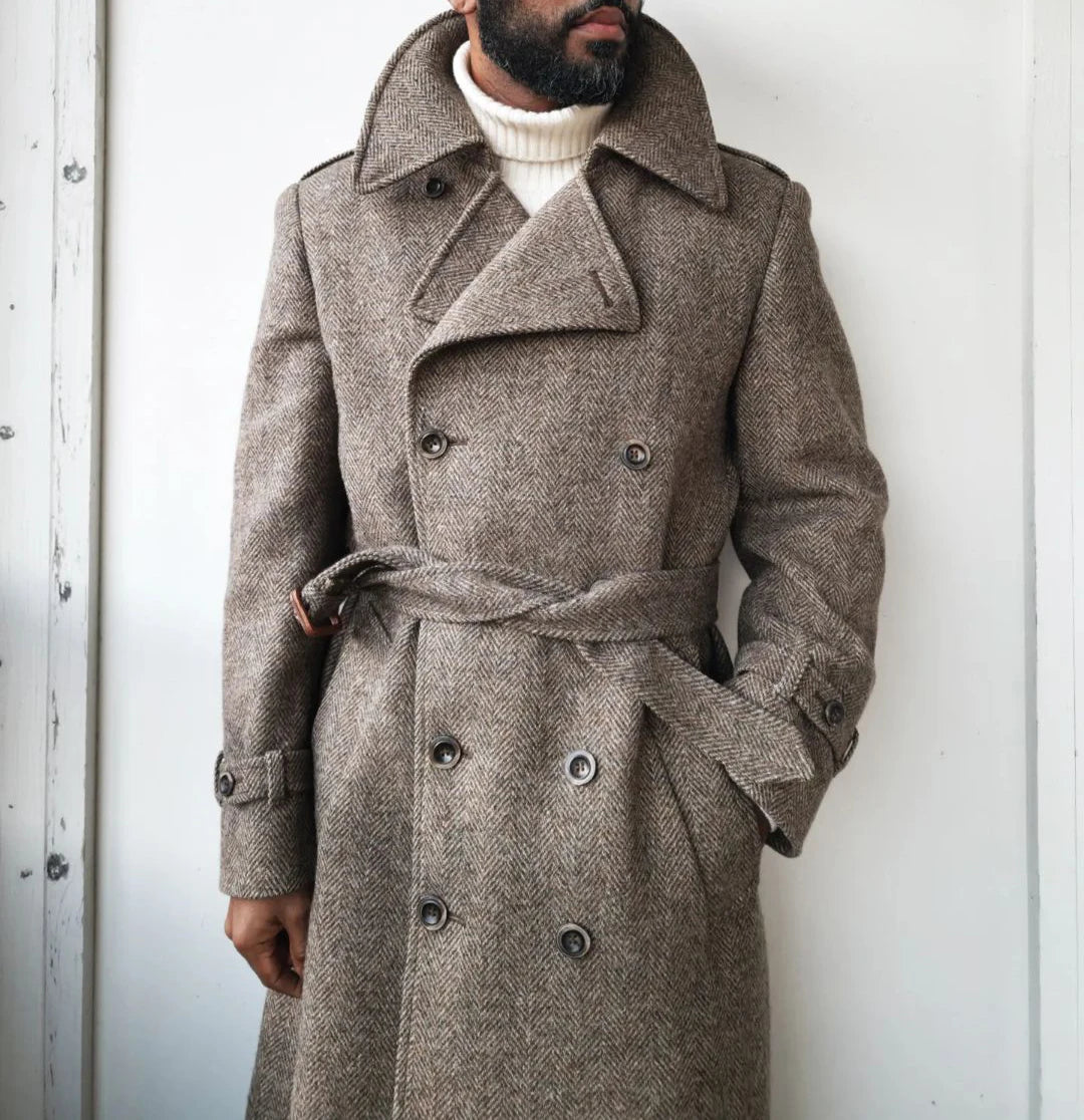 Eye Catching Men's Elegant Tailored Coat