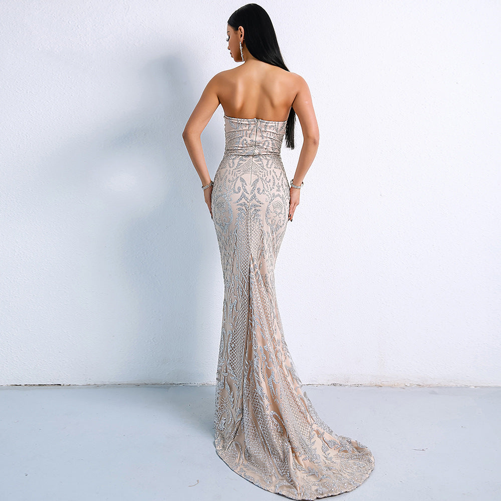 Epitome of Red-Carpet Floor - Length Evening Gown